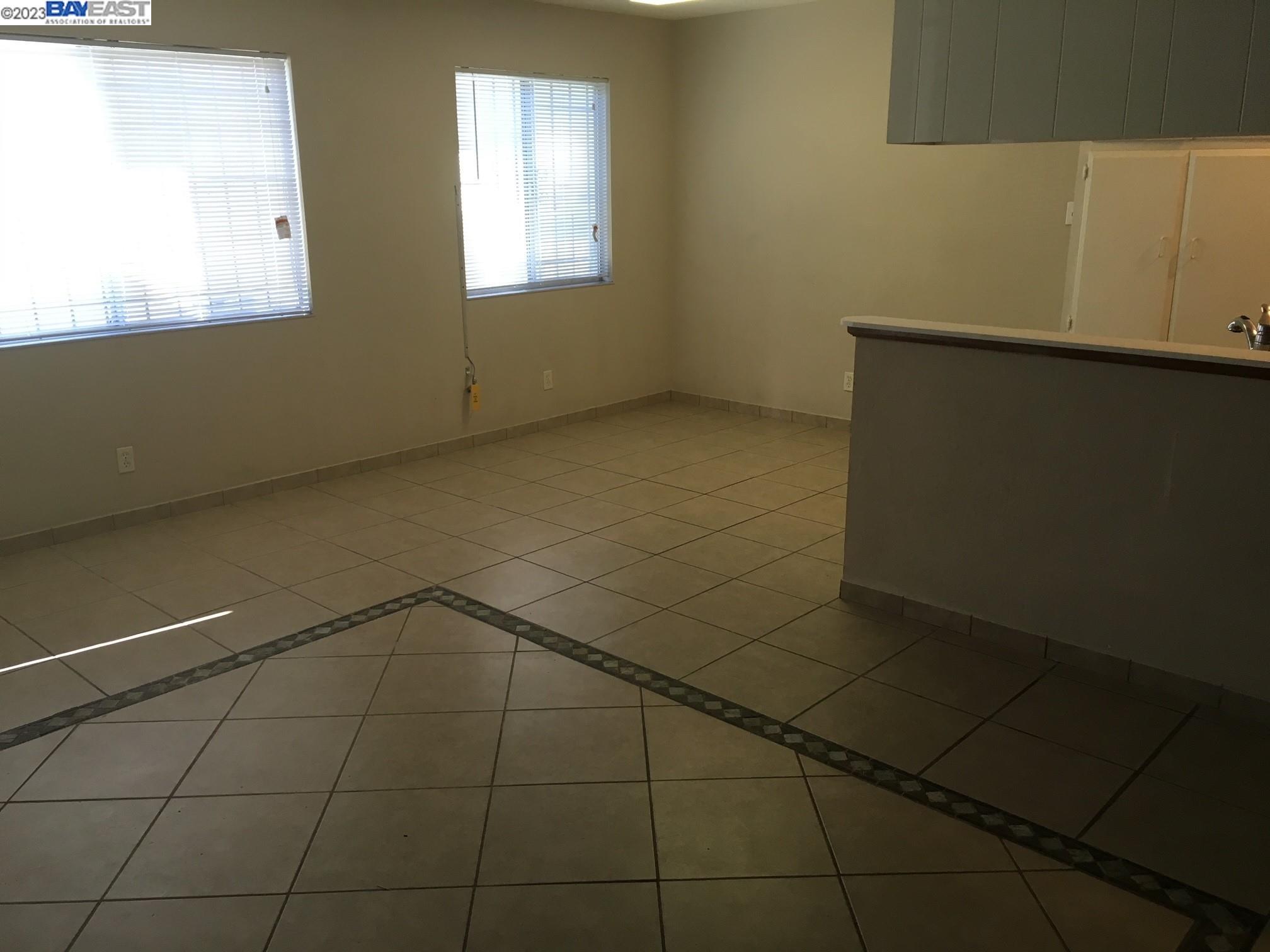 2212 Peppertree Way Unit: 2
