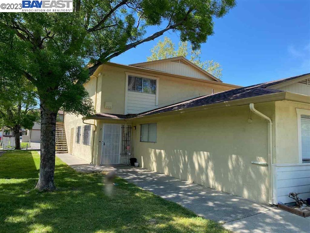 2212 Peppertree Way Unit: 2