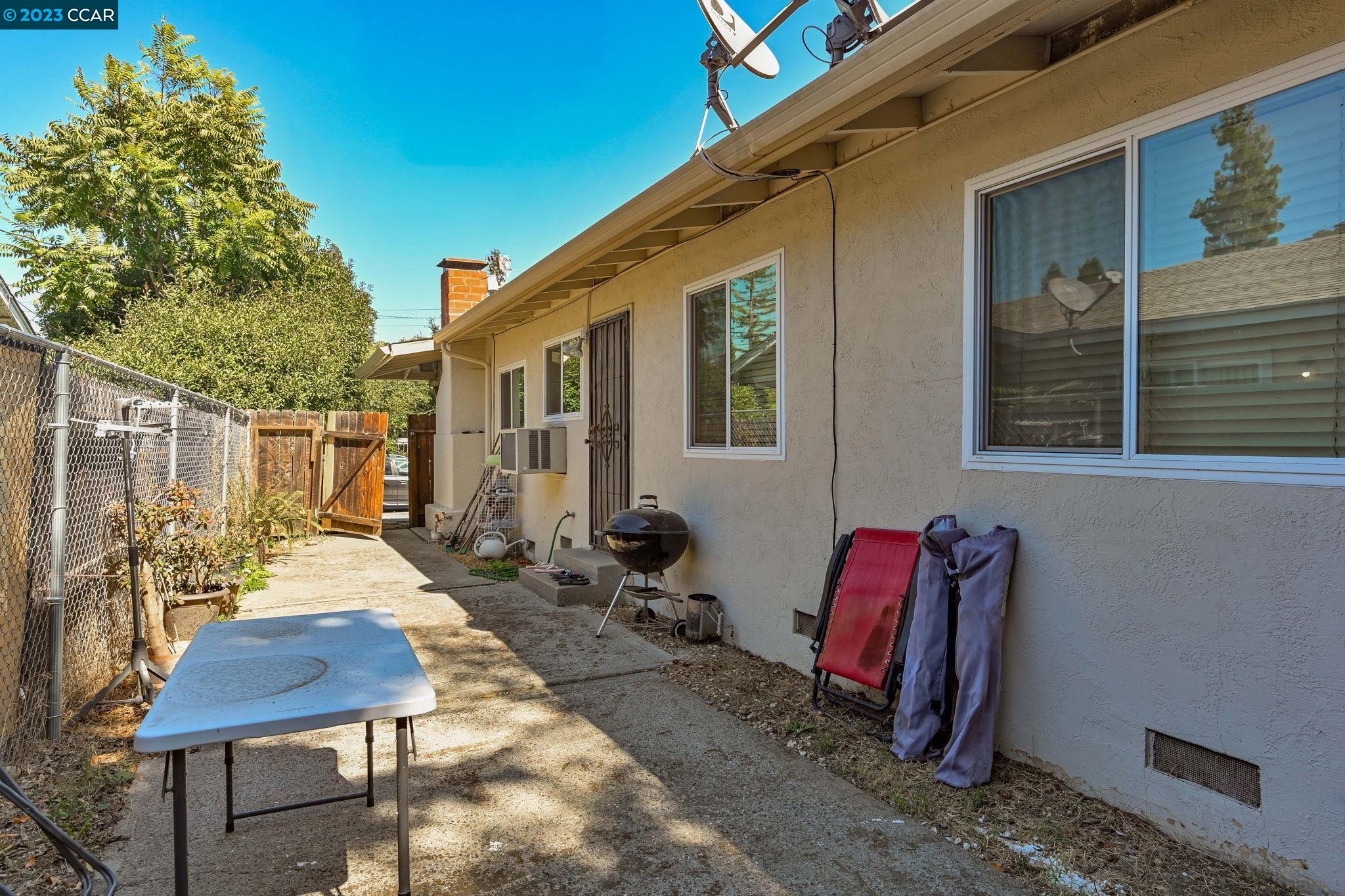 144 Gilbert Ct