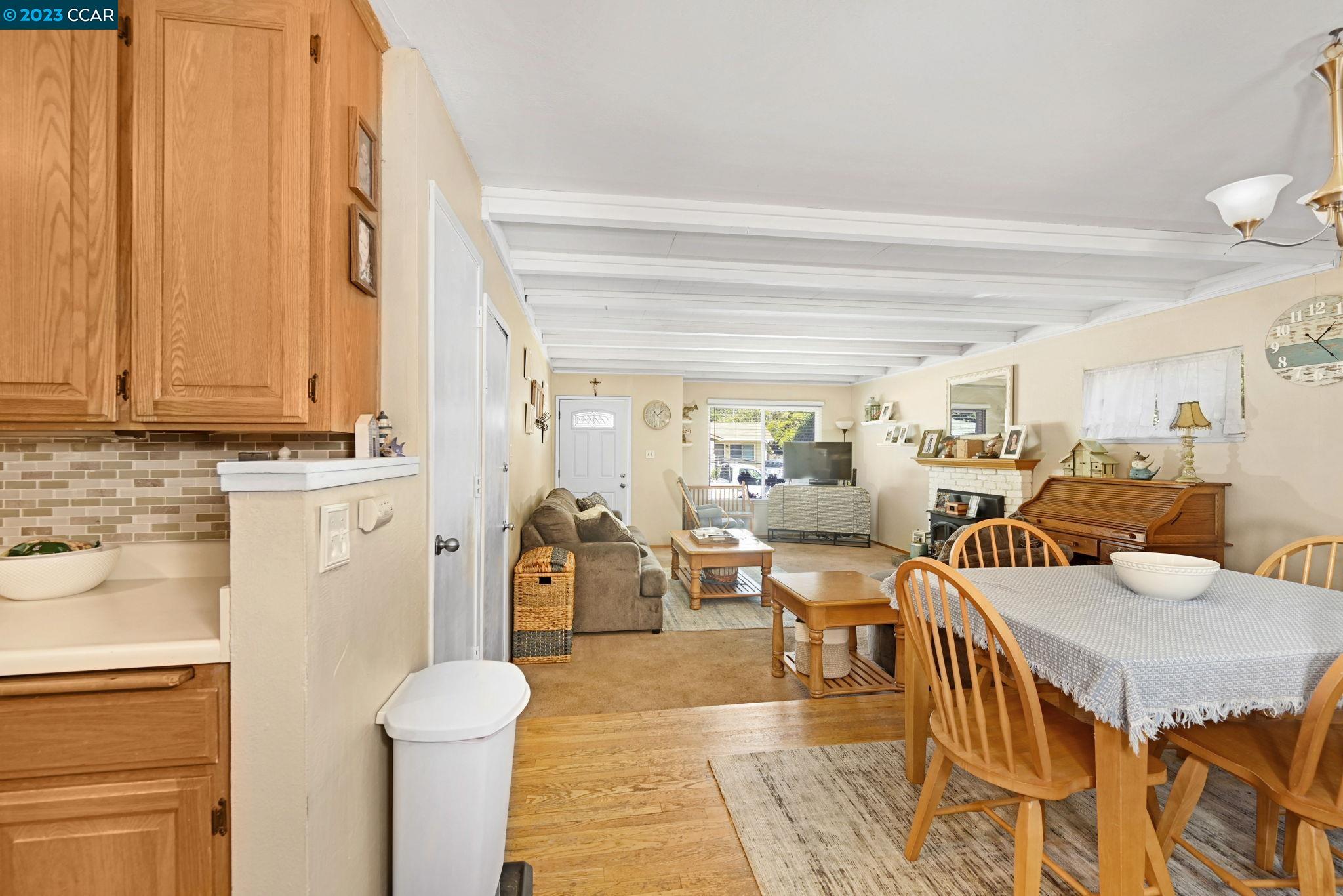 144 Gilbert Ct