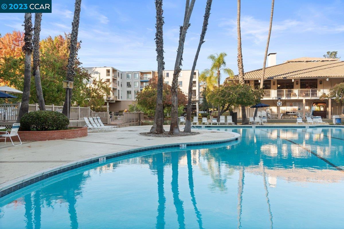 490 N Civic Dr Unit: 304