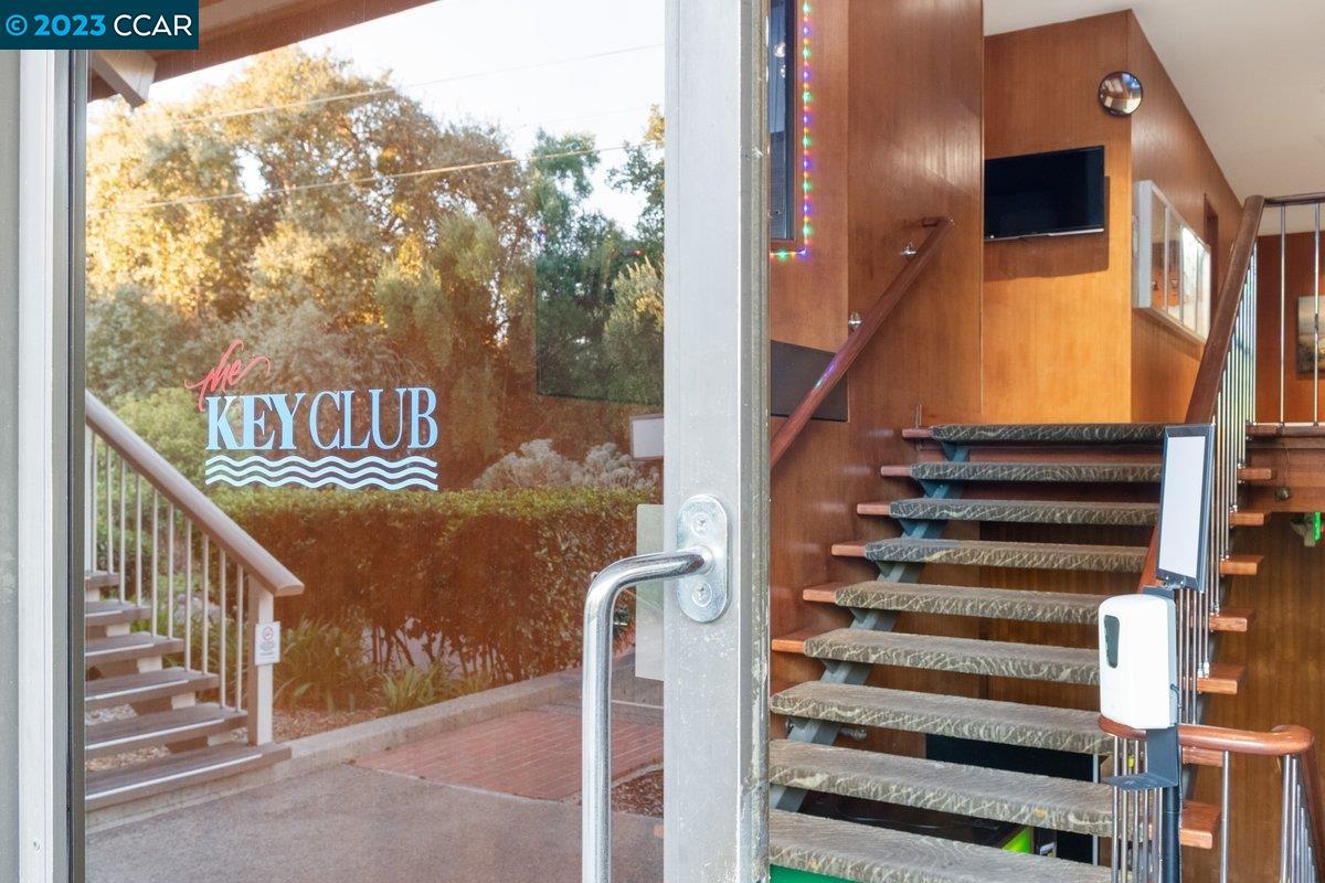 490 N Civic Dr Unit: 304