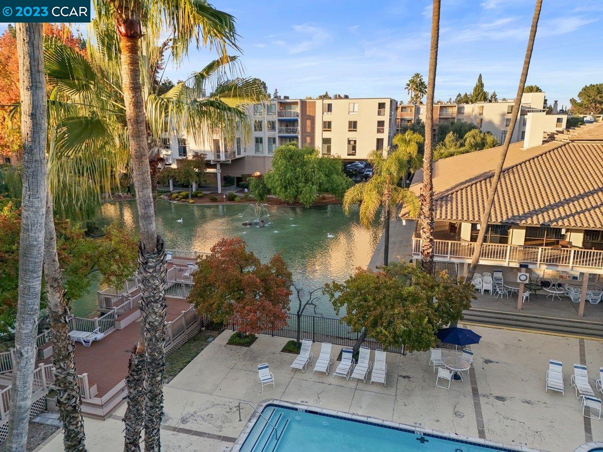 490 N Civic Dr Unit: 304