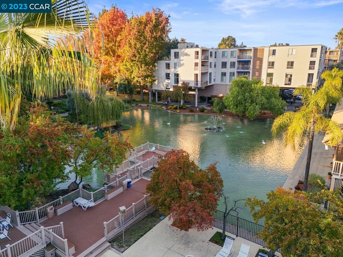 490 N Civic Dr Unit: 304