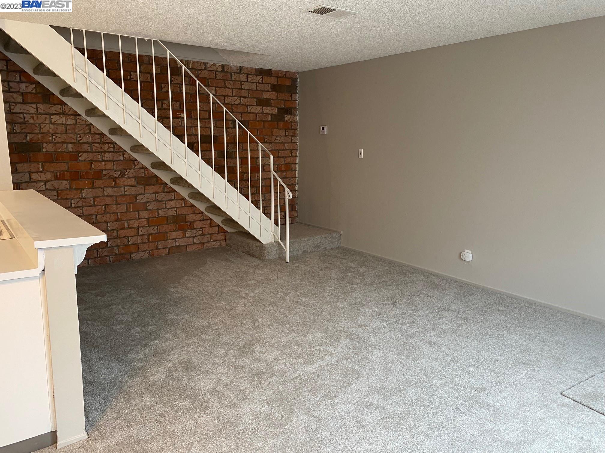 2122 Peppertree Way Unit: 2