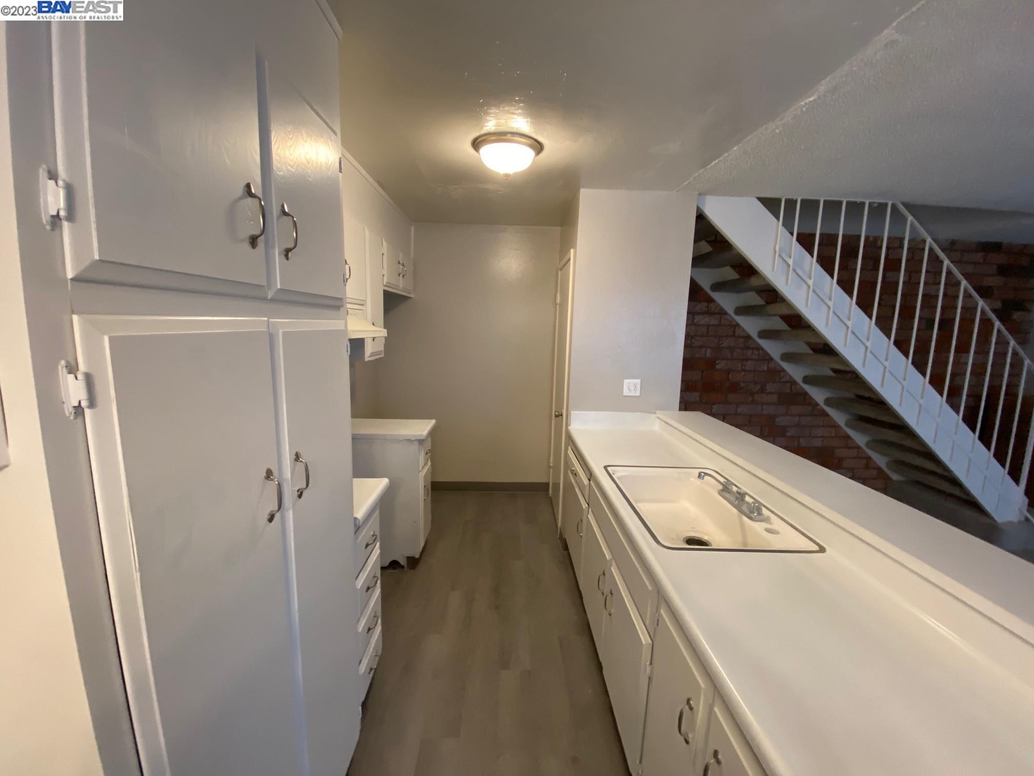 2122 Peppertree Way Unit: 2