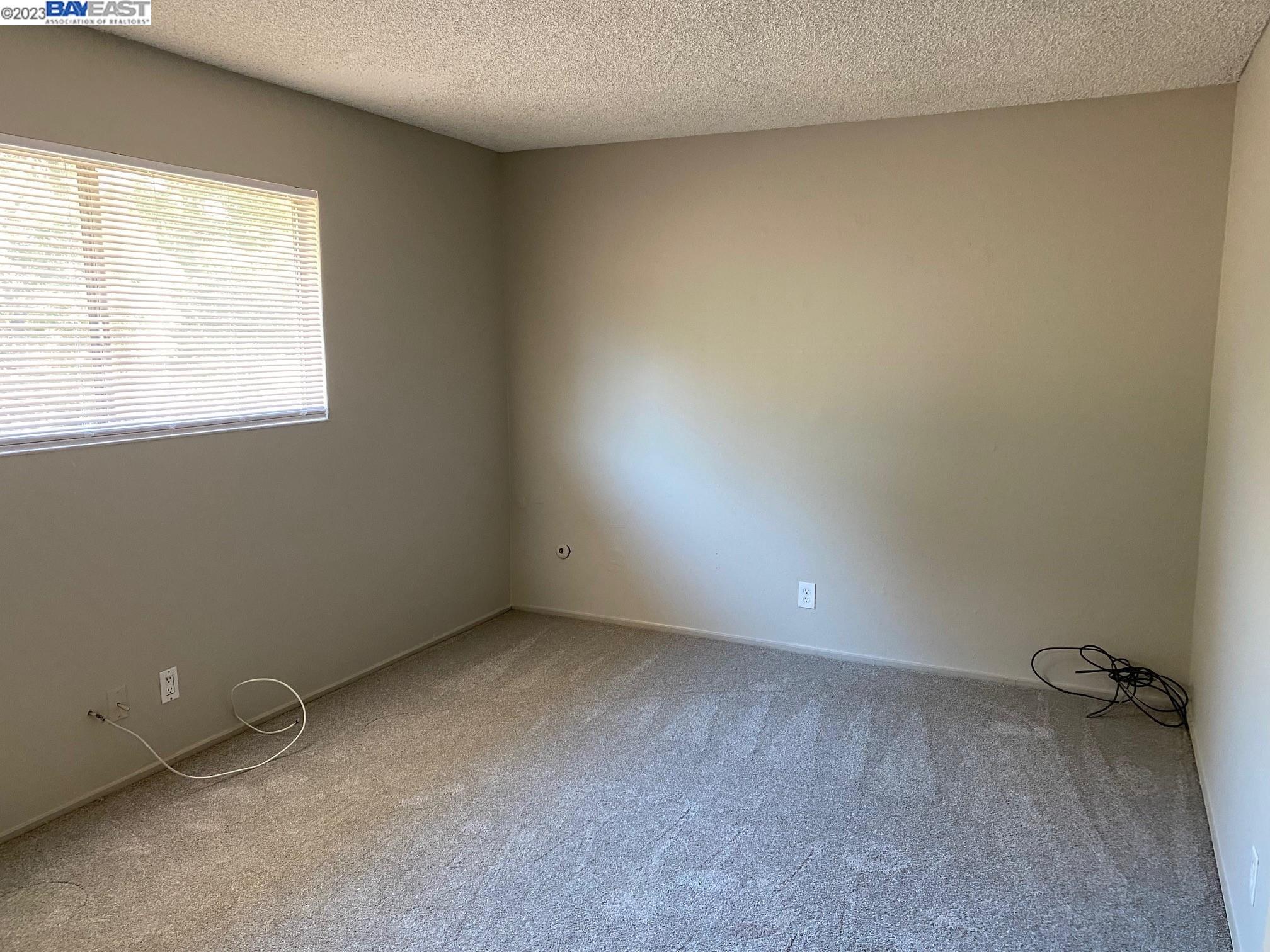 2122 Peppertree Way Unit: 2
