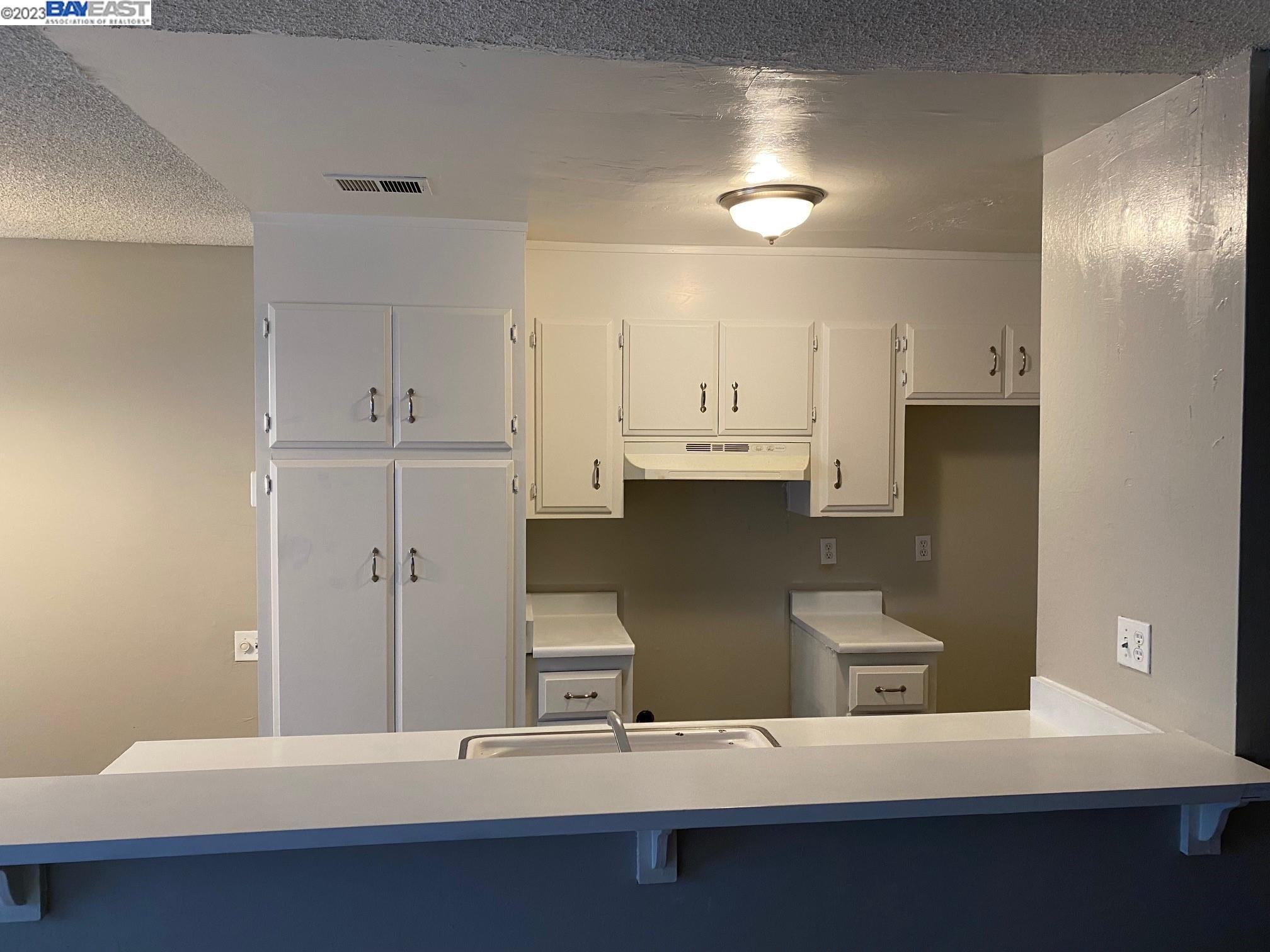 2122 Peppertree Way Unit: 2