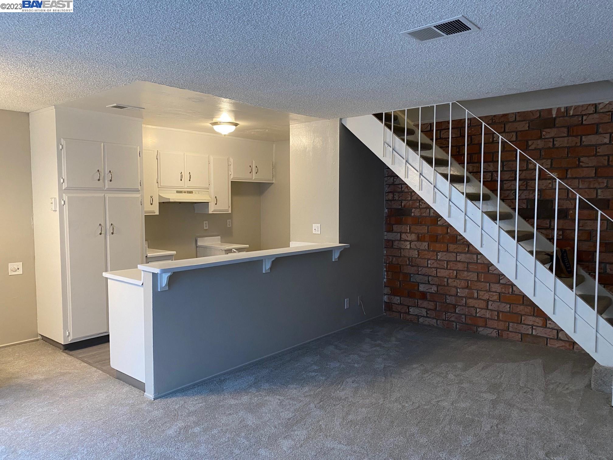 2122 Peppertree Way Unit: 2