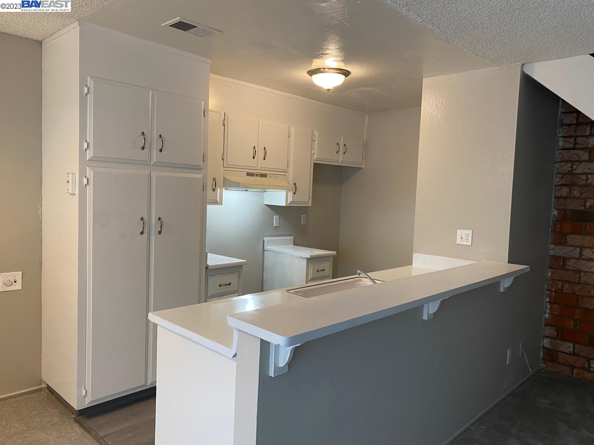 2122 Peppertree Way Unit: 2