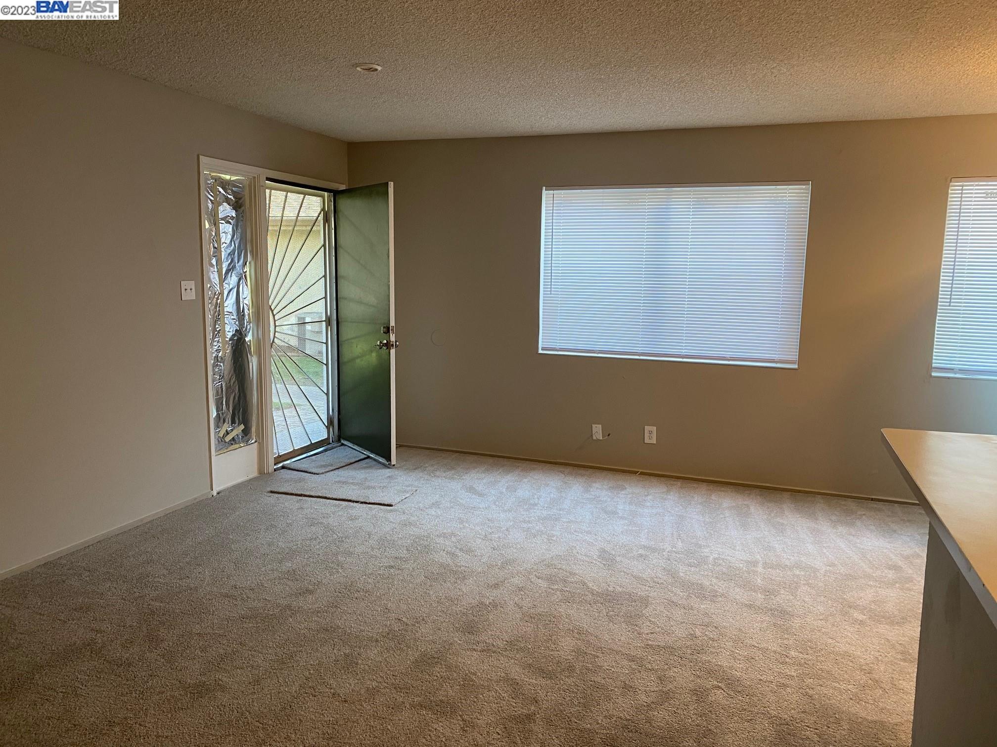 2122 Peppertree Way Unit: 2