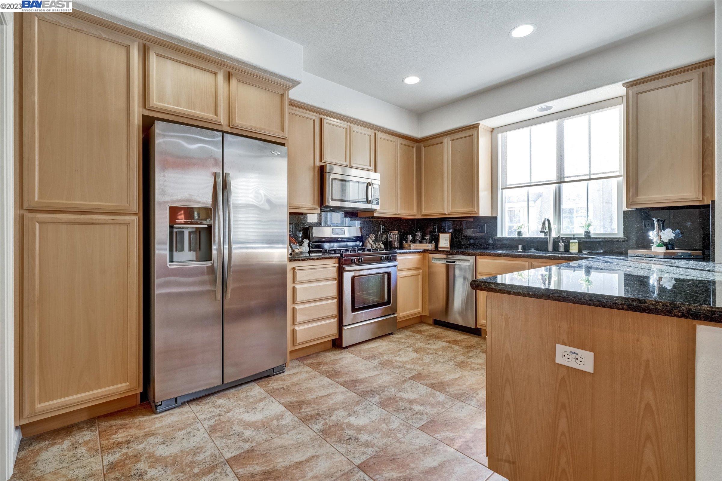 194 Selby Ln Unit: 11