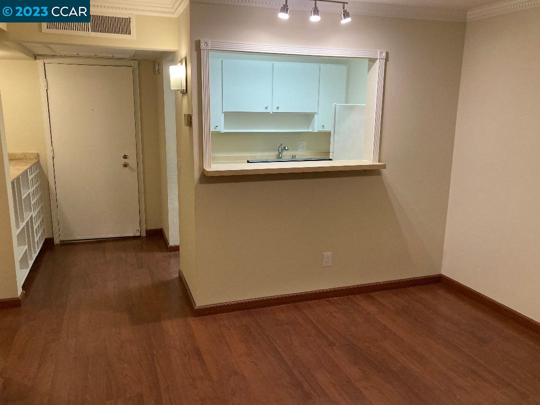 470 N Civic Dr # 105