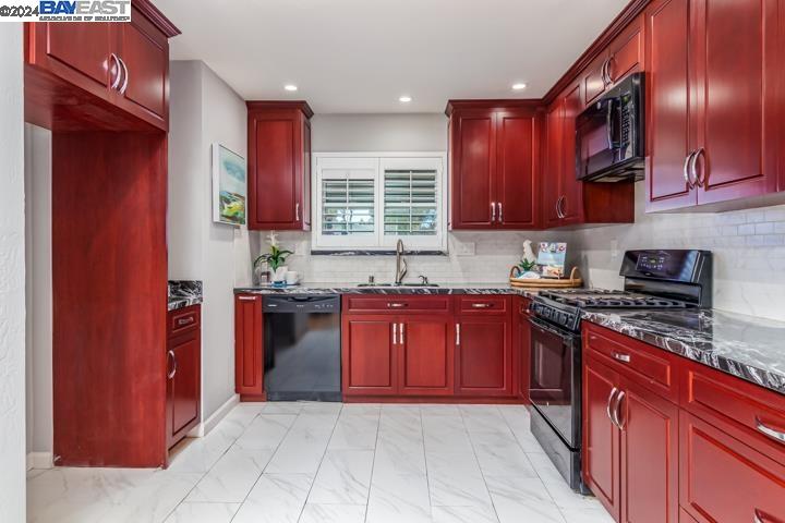 2480 Regal Dr