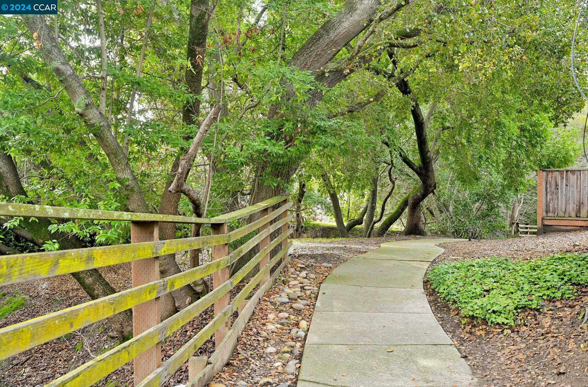 7405 Rolling Hills Cir