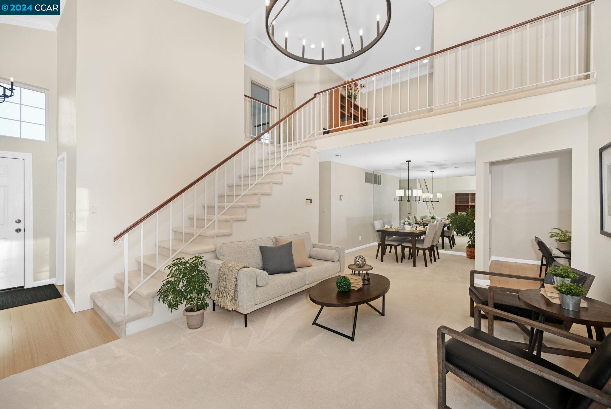 7405 Rolling Hills Cir