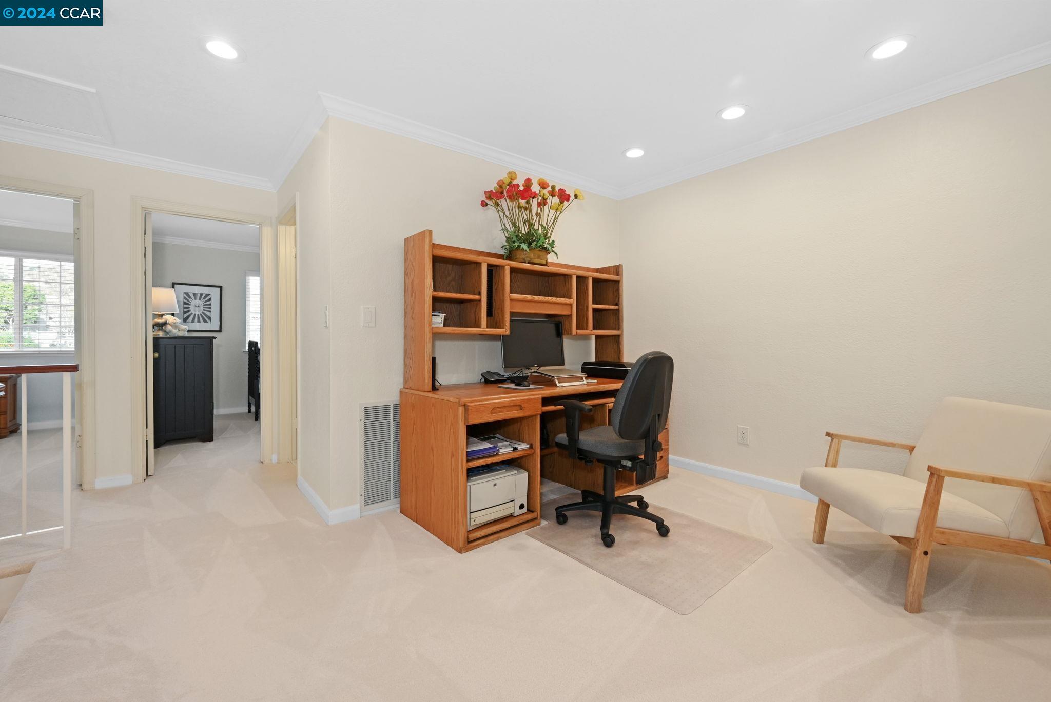 7405 Rolling Hills Cir