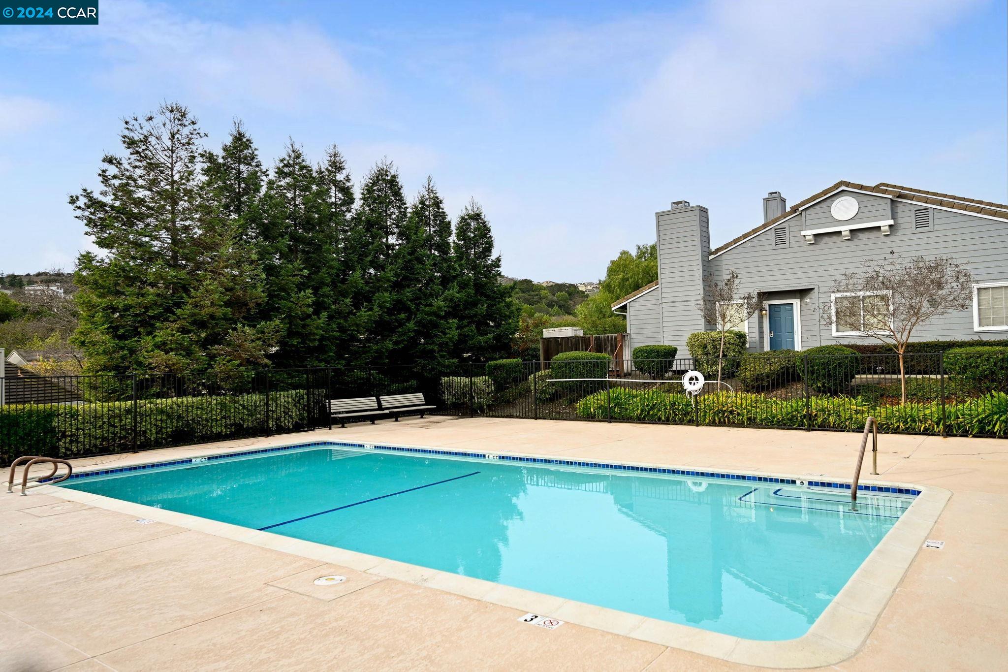 7405 Rolling Hills Cir