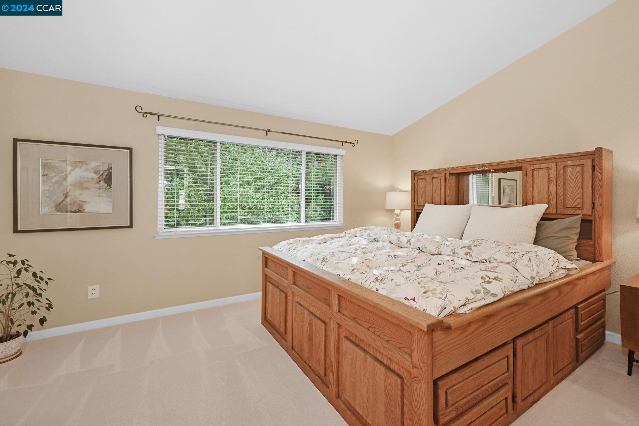 7405 Rolling Hills Cir
