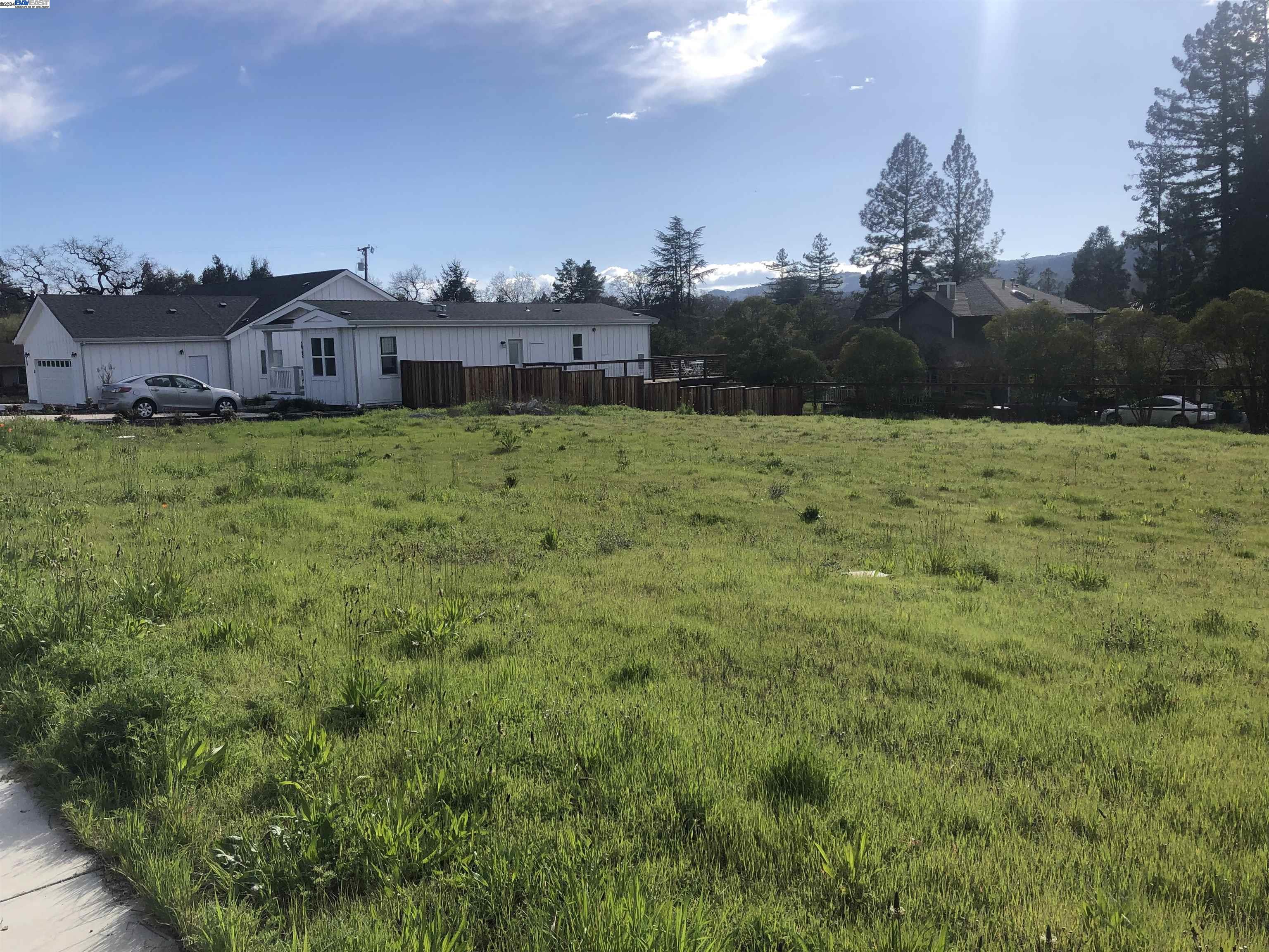 16750 Meadow Oaks Dr