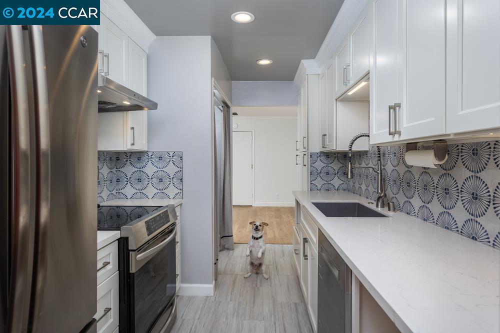 1759 Holland Cir
