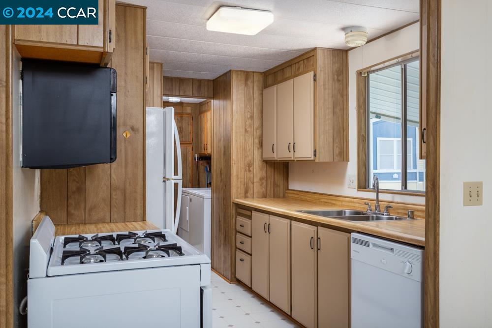 2195 Dalis Drive Unit: 123