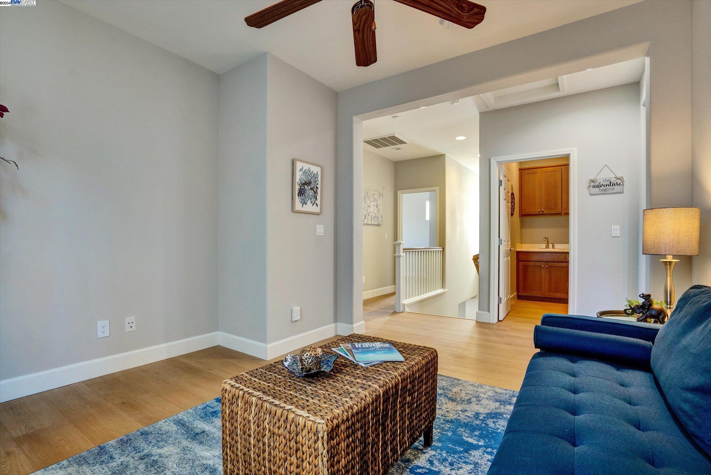 2826 Hoya Cmn