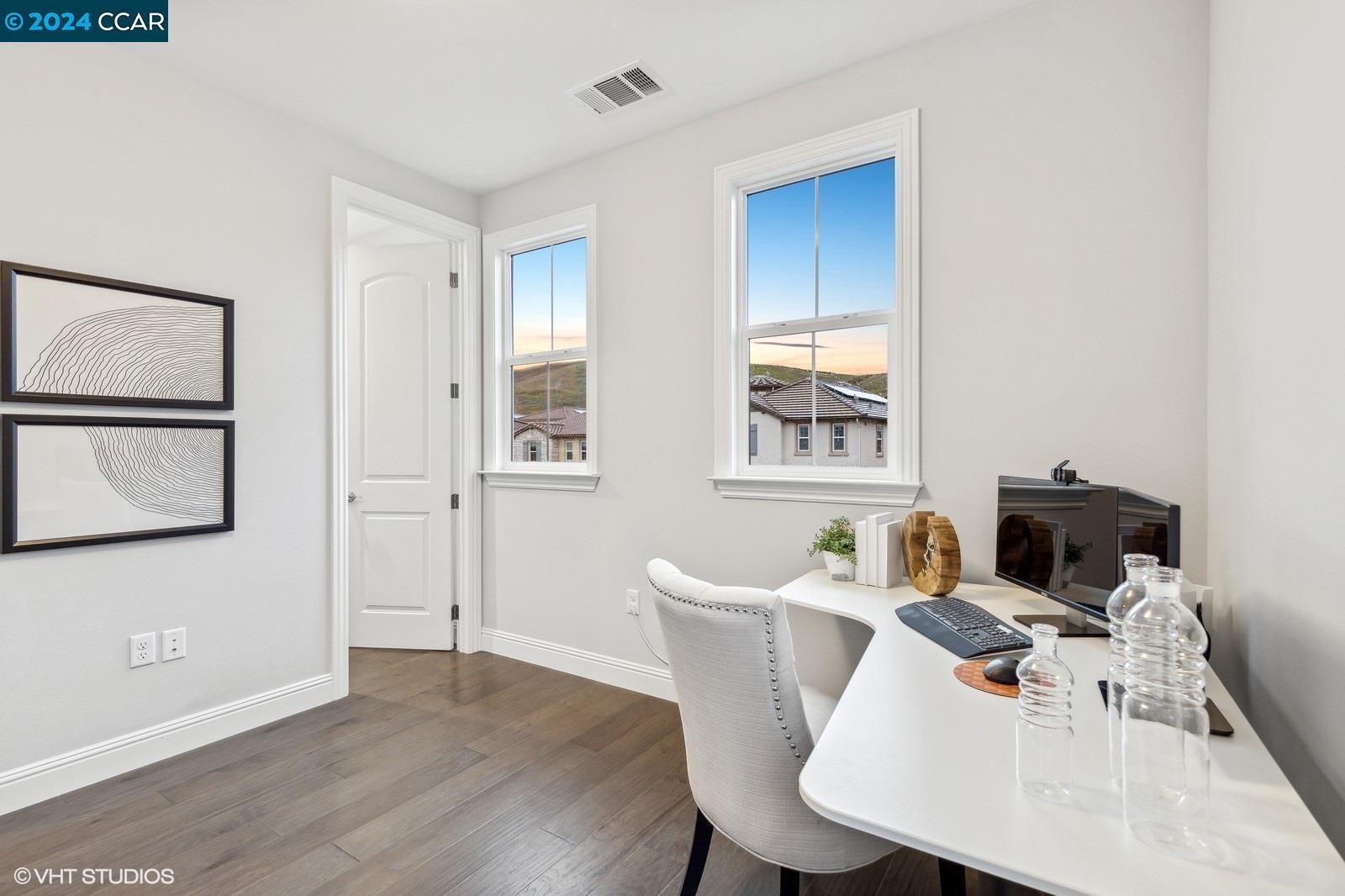 2887 Tulare Hills Dr