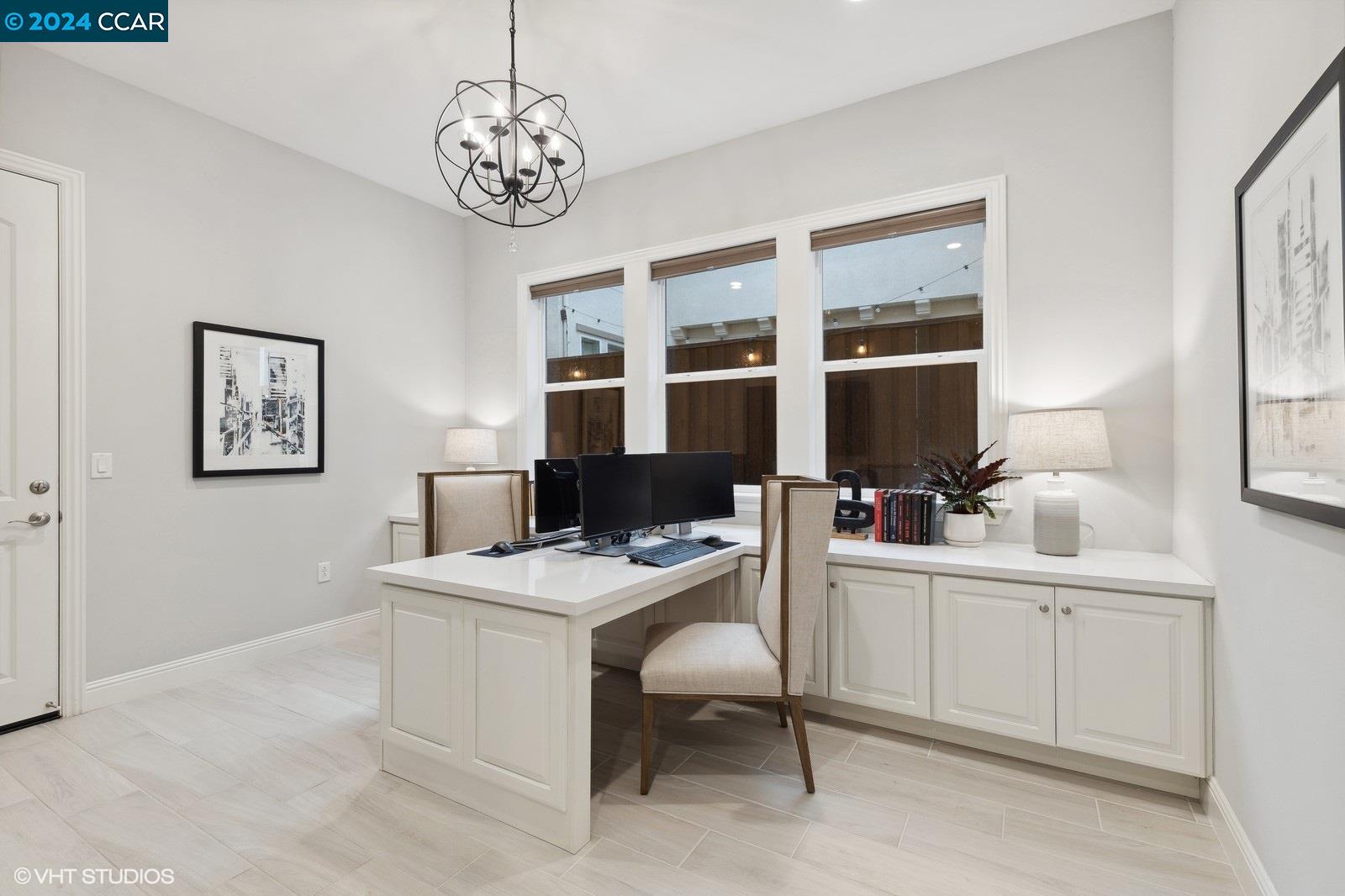 2887 Tulare Hills Dr