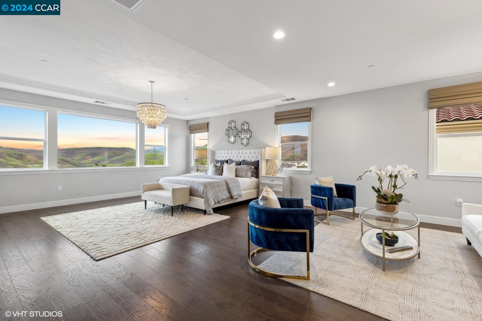 2887 Tulare Hills Dr