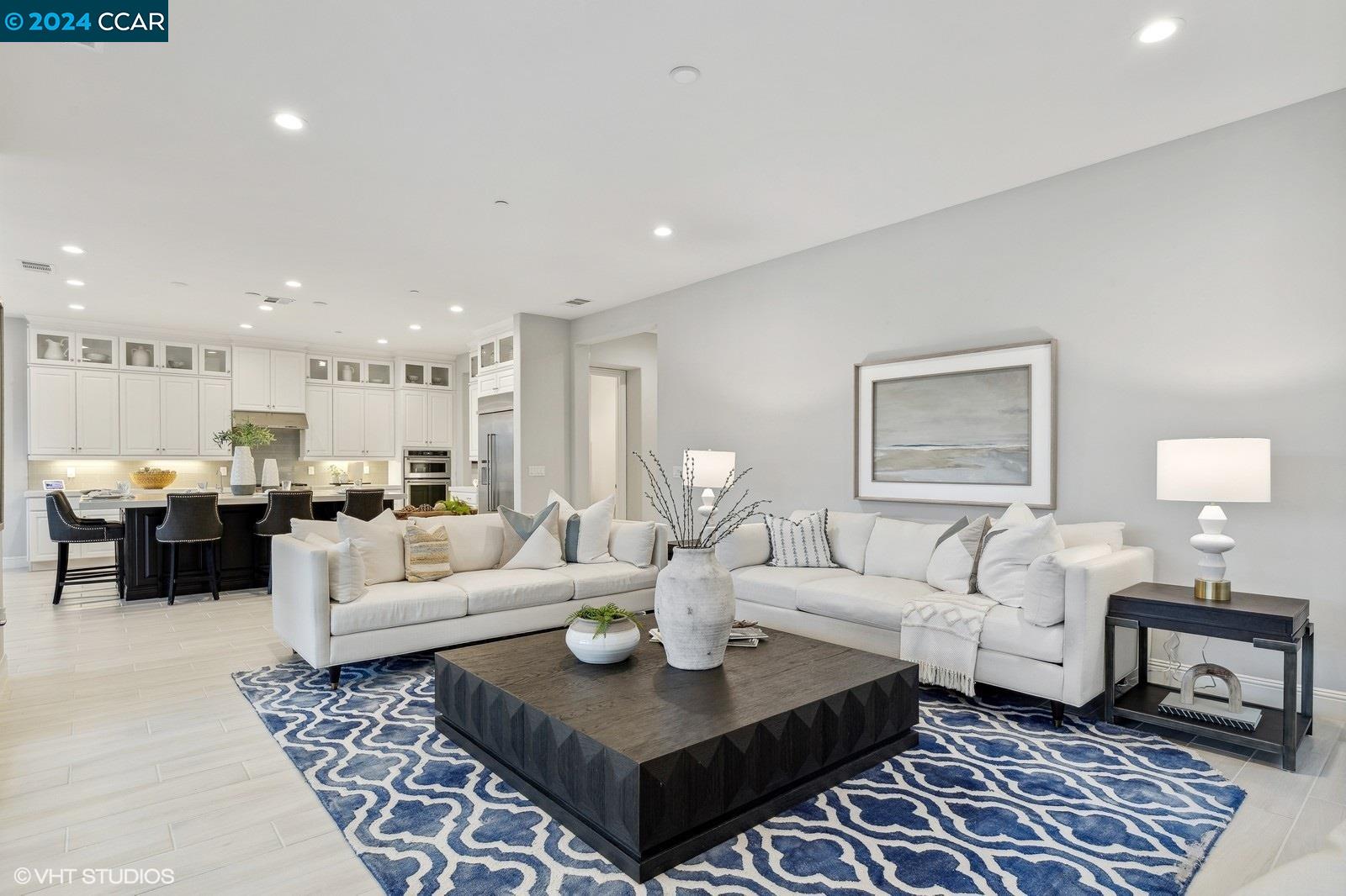 2887 Tulare Hills Dr