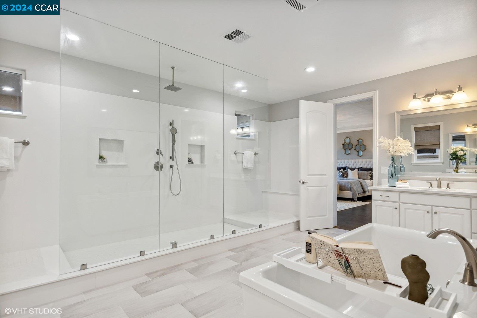 2887 Tulare Hills Dr