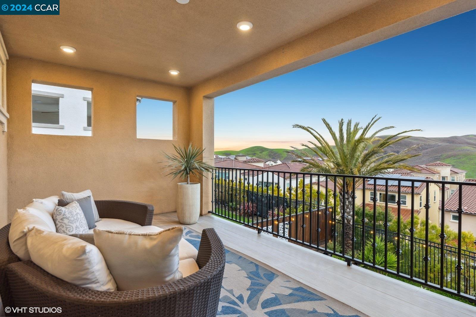 2887 Tulare Hills Dr