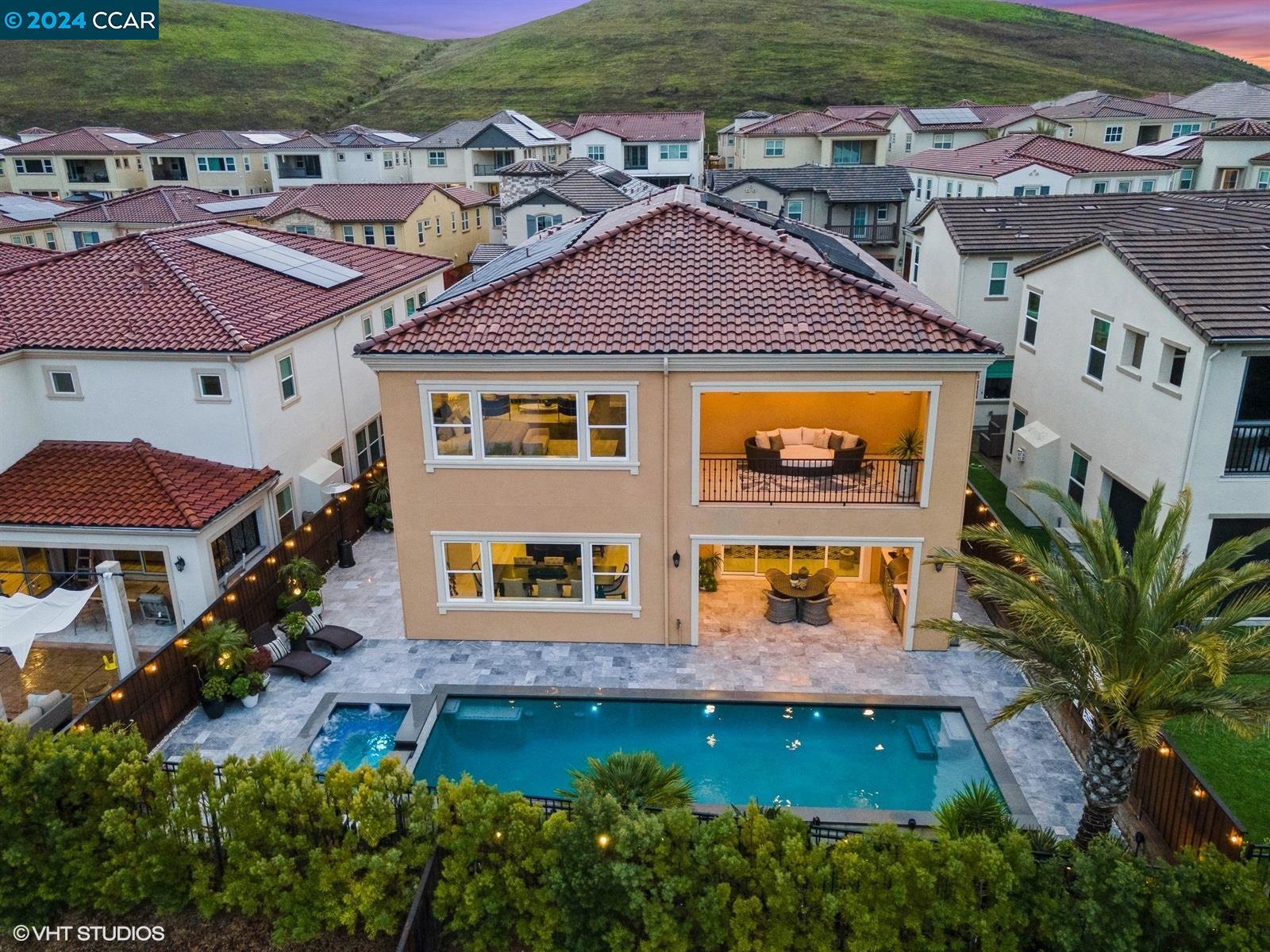 2887 Tulare Hills Dr