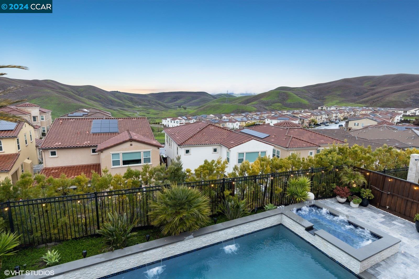 2887 Tulare Hills Dr