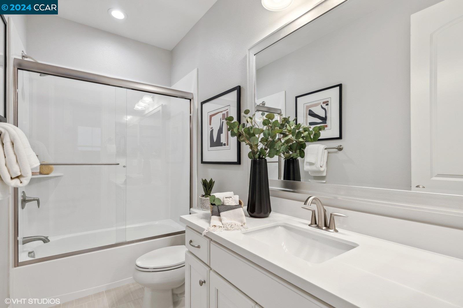 2887 Tulare Hills Dr