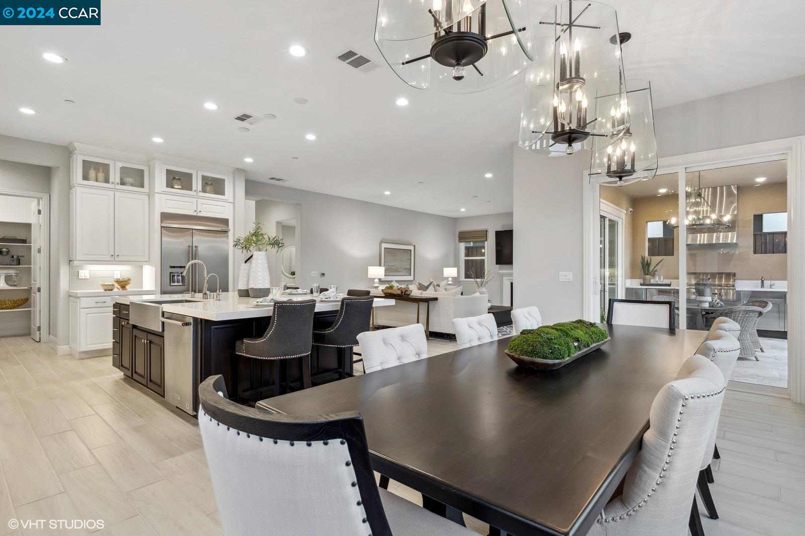 2887 Tulare Hills Dr