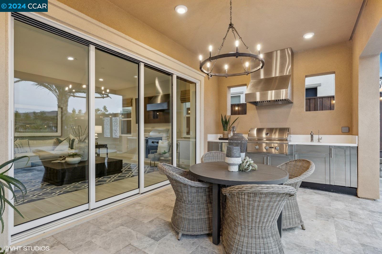 2887 Tulare Hills Dr