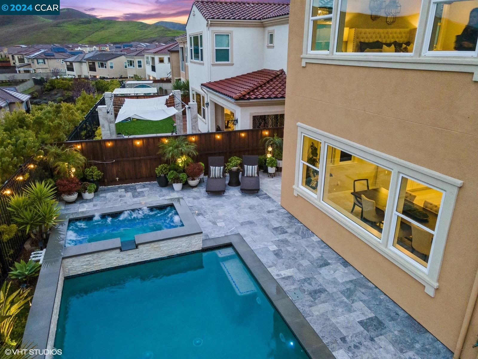 2887 Tulare Hills Dr