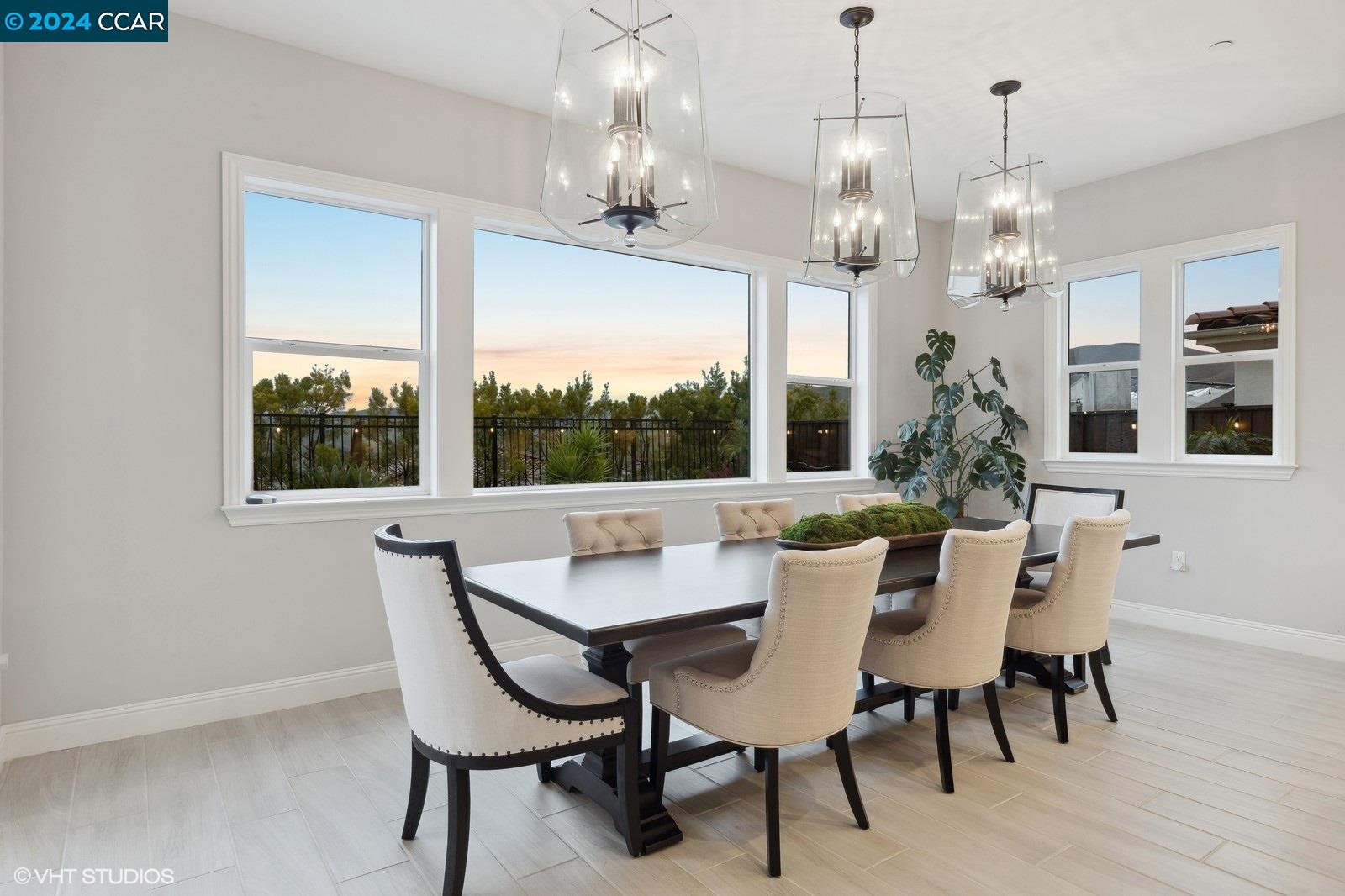 2887 Tulare Hills Dr