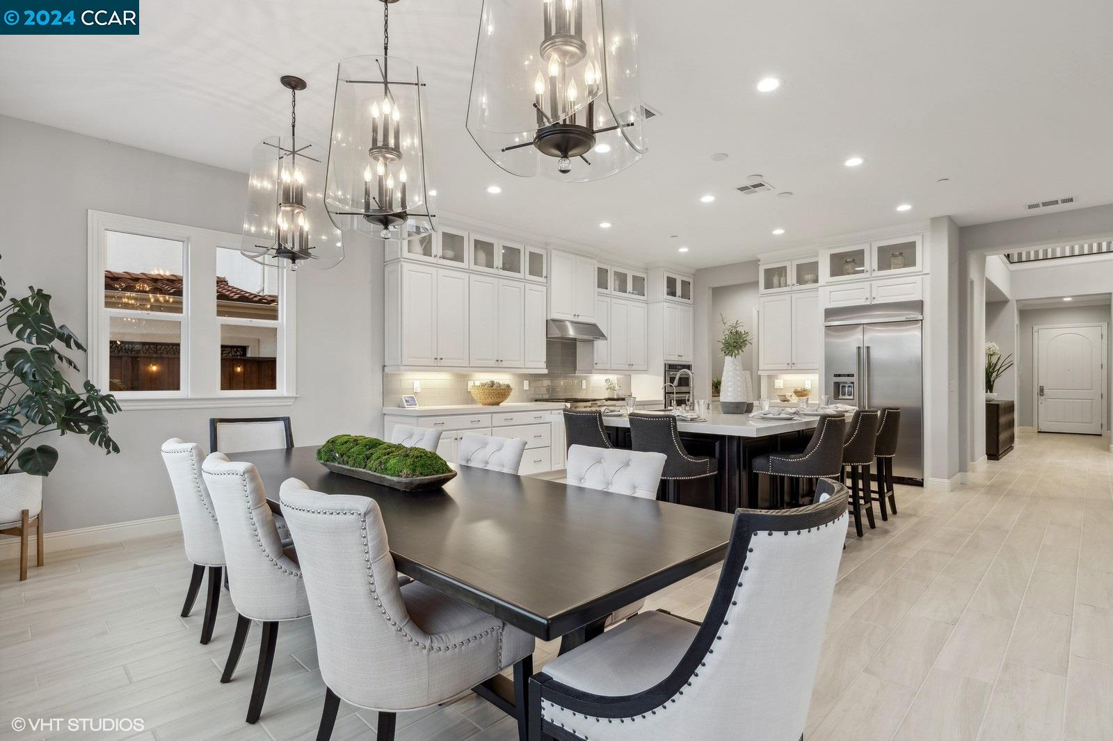 2887 Tulare Hills Dr