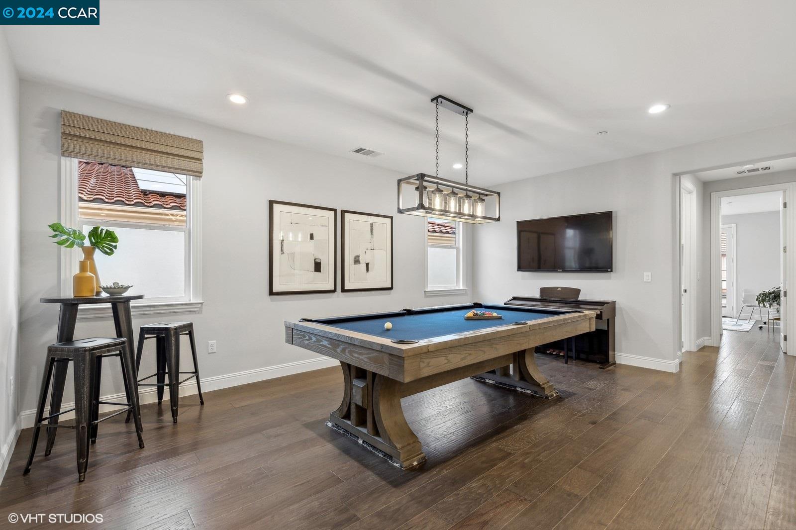 2887 Tulare Hills Dr