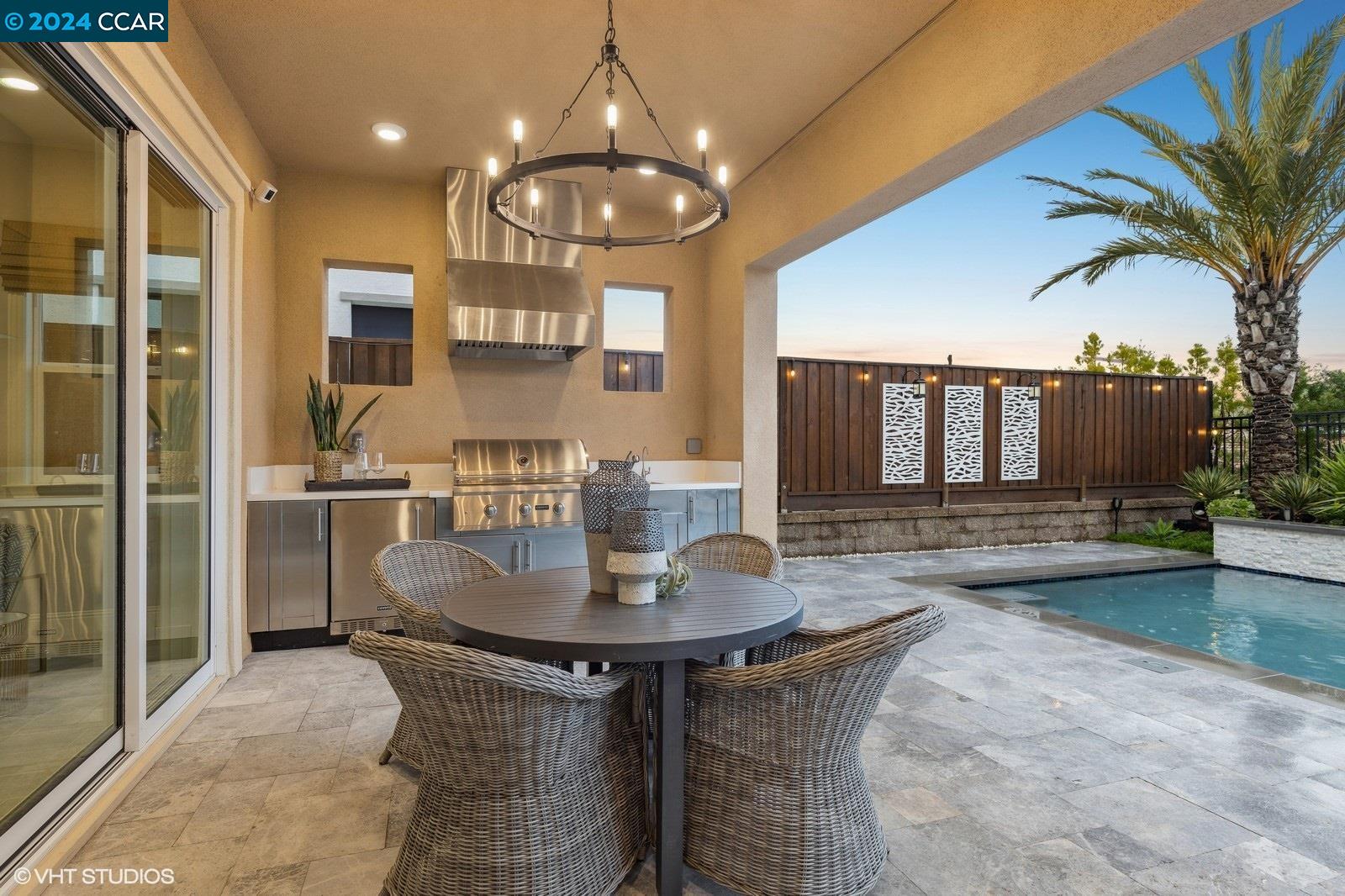 2887 Tulare Hills Dr