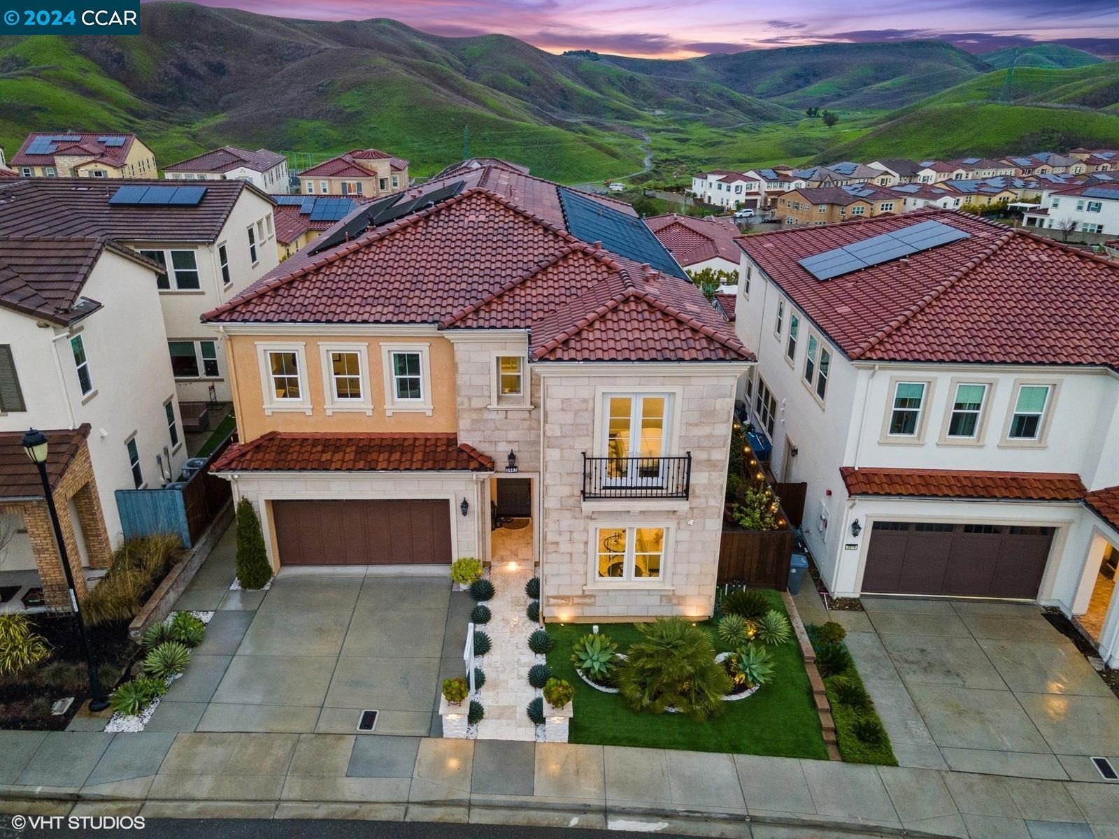 2887 Tulare Hills Dr