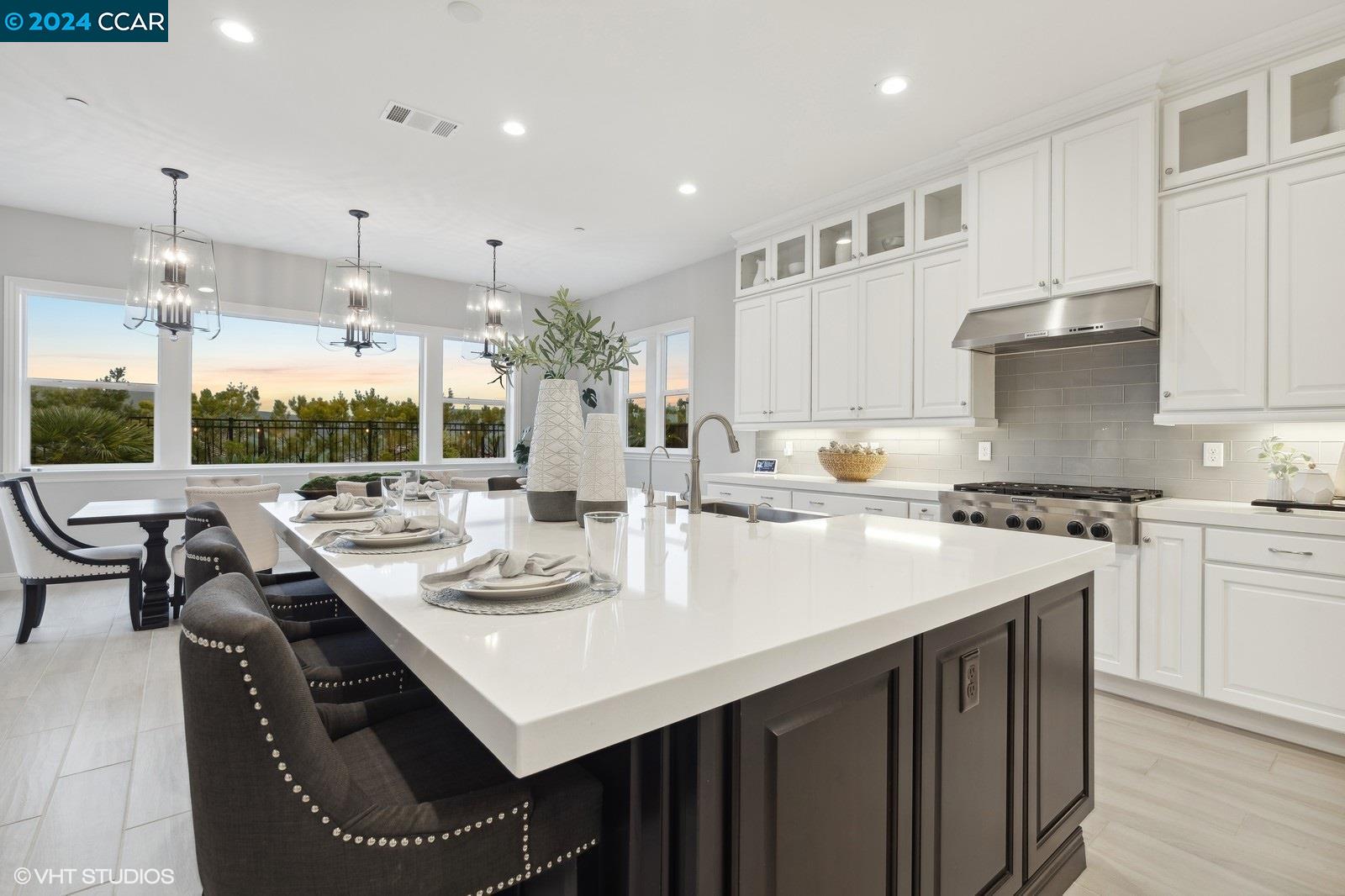 2887 Tulare Hills Dr