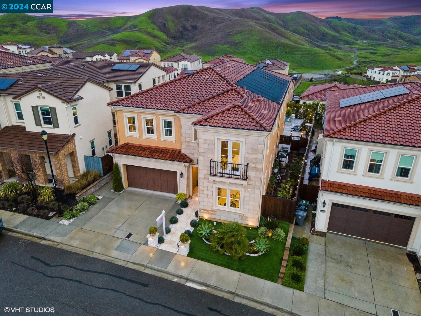2887 Tulare Hills Dr