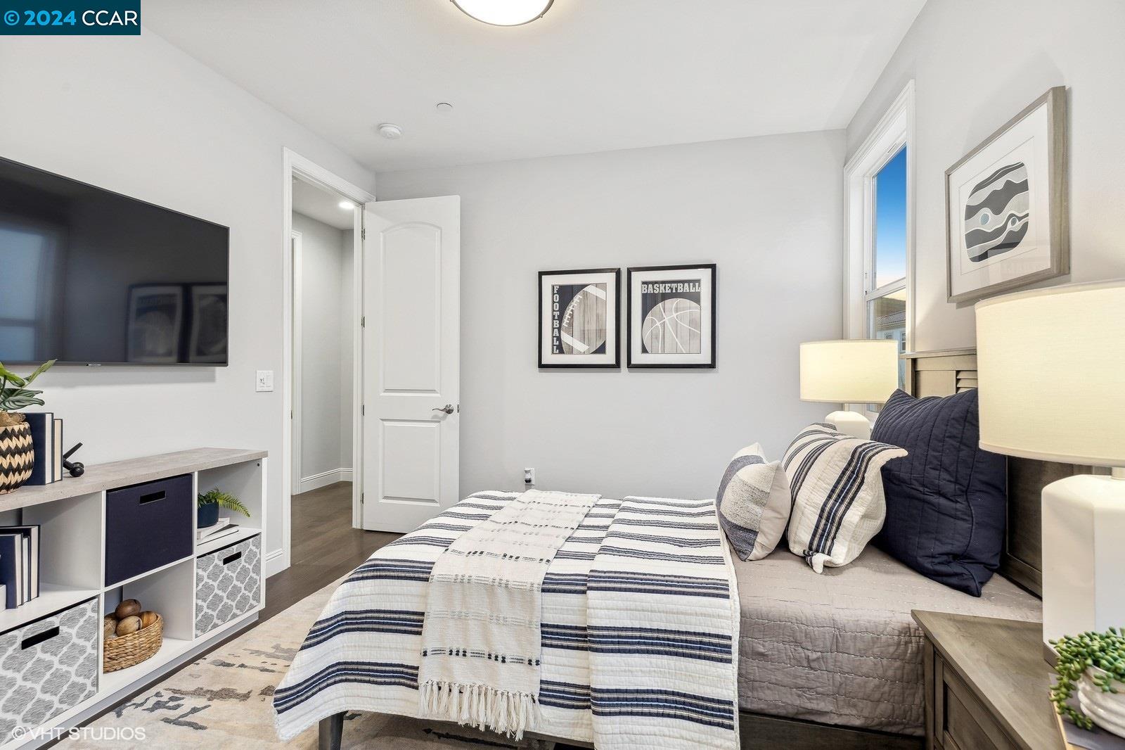 2887 Tulare Hills Dr