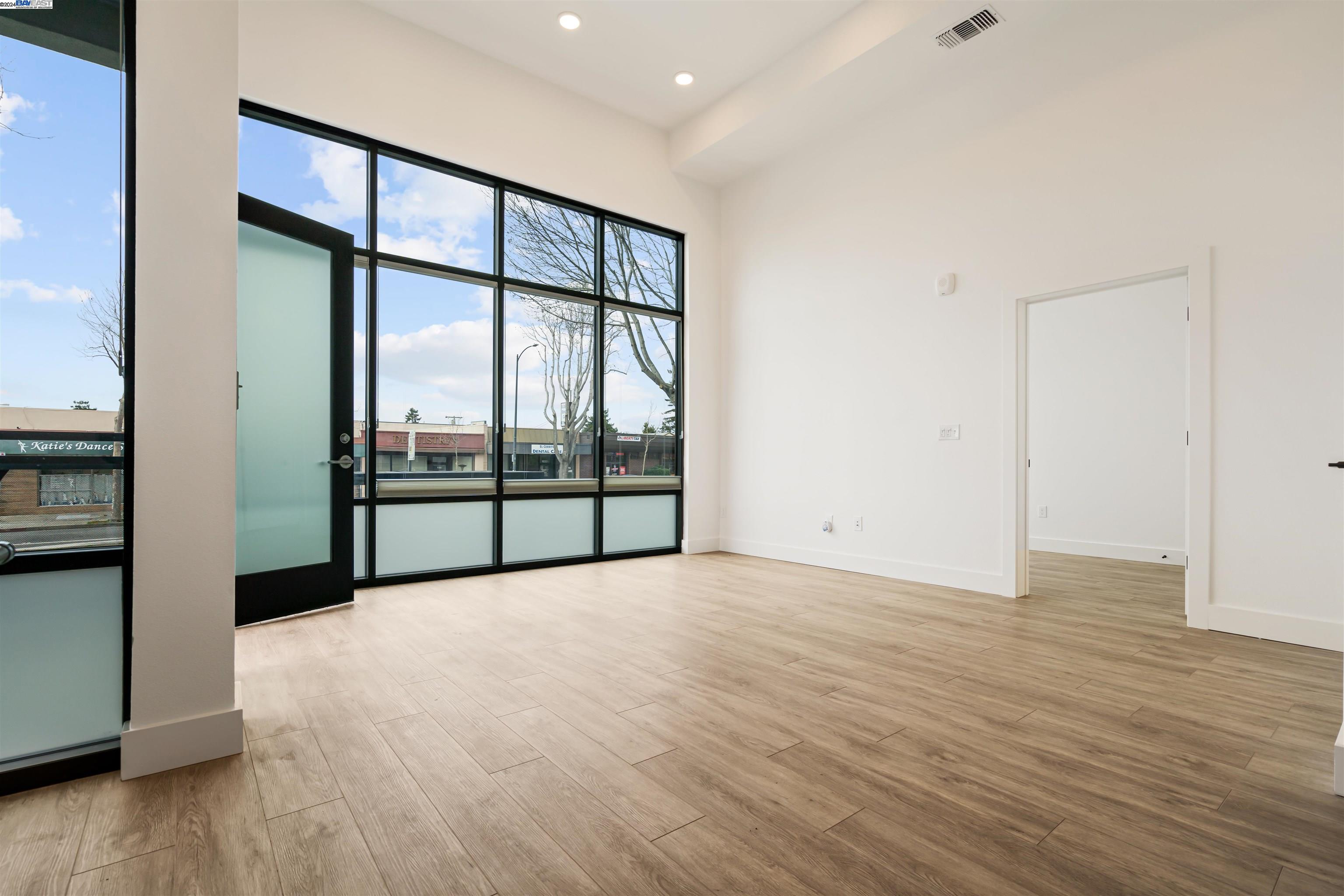 10300 San Pablo Ave # 104