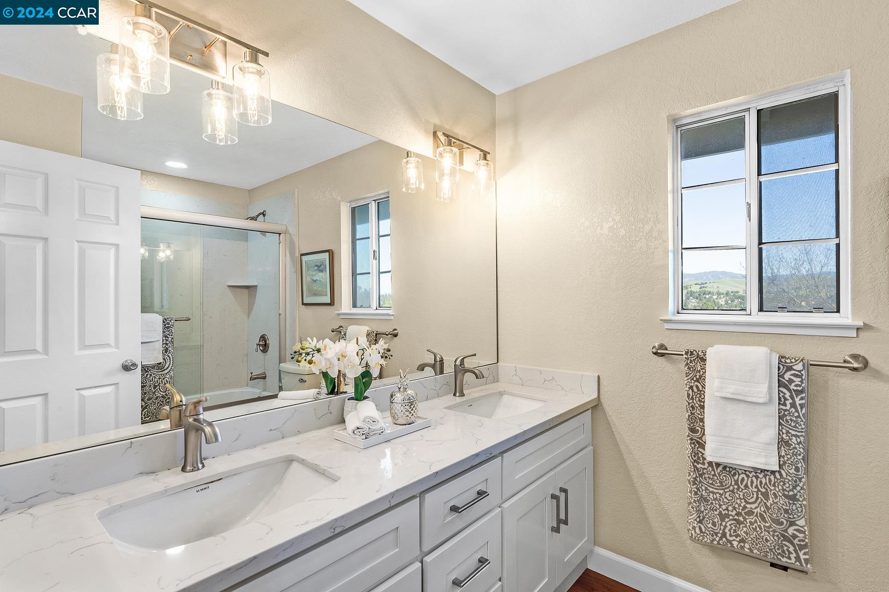 1360 Fountain Springs Cir