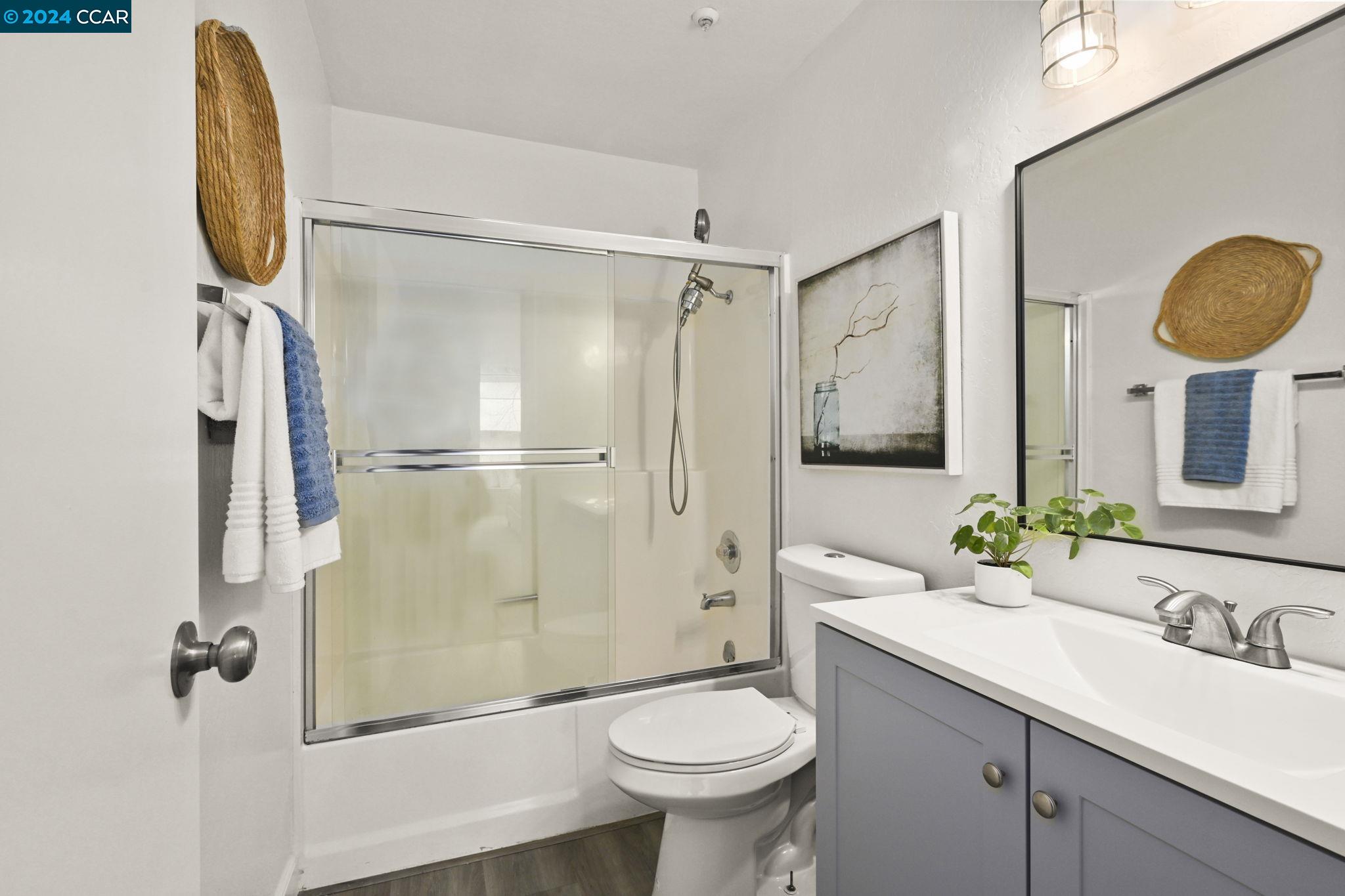 3173 Wayside Plz # 211